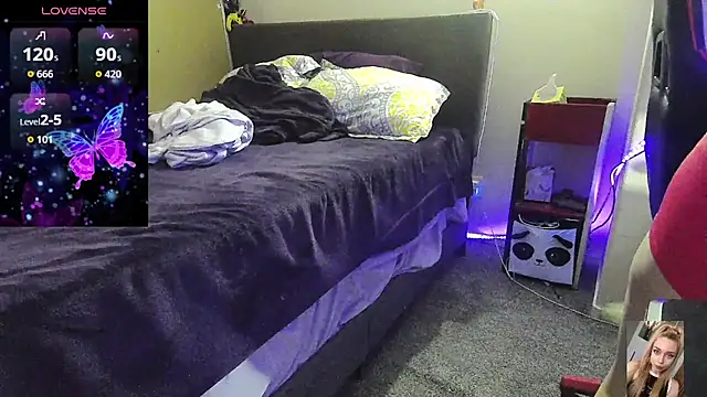 Blondiewithanass online show from February 8, 2026, 4:54 am