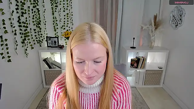 Laly Peach online show from January 14, 2026, 1:04 pm