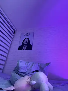 Snapshot of Niky_Love chatting on December 9, 2024, 8:00 am Niky Love online show from December 9, 2024, 8:00 am