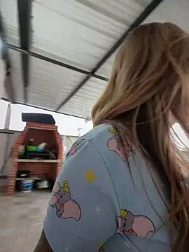 DIANITA 1988 online show from April 15, 2026, 9:48 pm