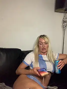 modeljadeelee online show from May 1, 2026, 10:59 pm