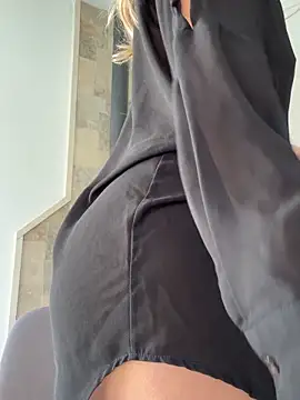 nicole 98 online show from December 2, 2025, 10:39 am