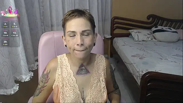 moon cat85 online show from November 25, 2025, 9:04 pm