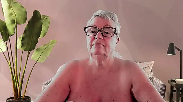 Snapshot of GrannyChrissy68 chatting on February 12, 2026, 10:53 pm GrannyChrissy68 online show from February 12, 2026, 10:53 pm