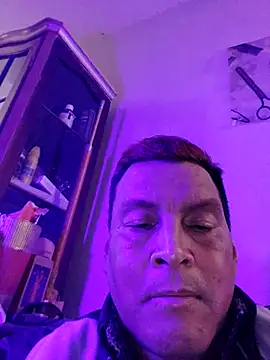 Snapshot of gayphotograper chatting on December 20, 2025, 9:28 pm gayphotograper online show from December 20, 2025, 9:28 pm