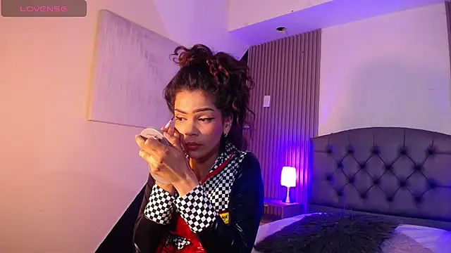 Snapshot of ximena_diaz chatting on March 6, 2025, 8:27 pm ximena diaz online show from March 6, 2025, 8:27 pm