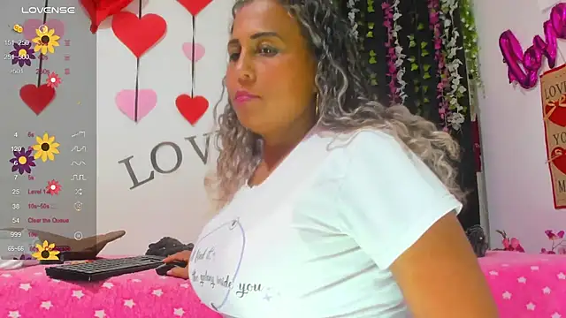 samantha  smile online show from June 16, 2026, 8:42 pm