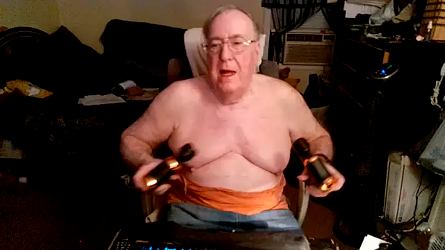 Snapshot of Toastir chatting on September 22, 2025, 11:11 pm Toastir online show from September 22, 2025, 11:11 pm