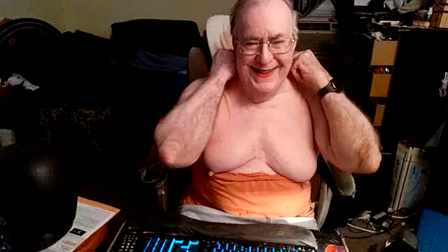 Toastir online show from November 18, 2025, 9:07 pm