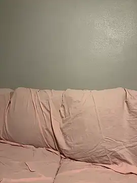 beautylovess online show from May 10, 2026, 3:43 am