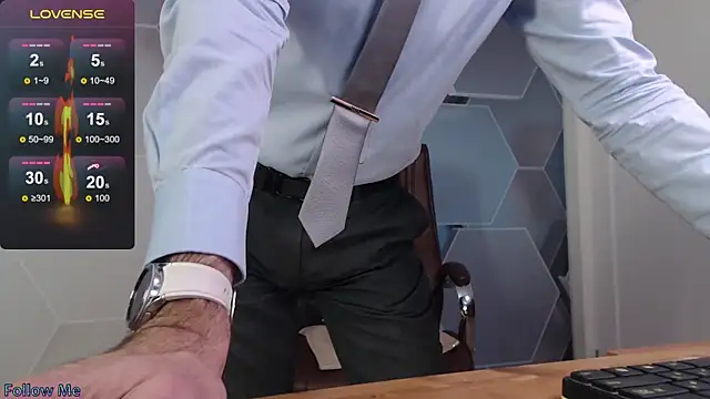 SteveTiger online show from November 26, 2025, 12:05 pm