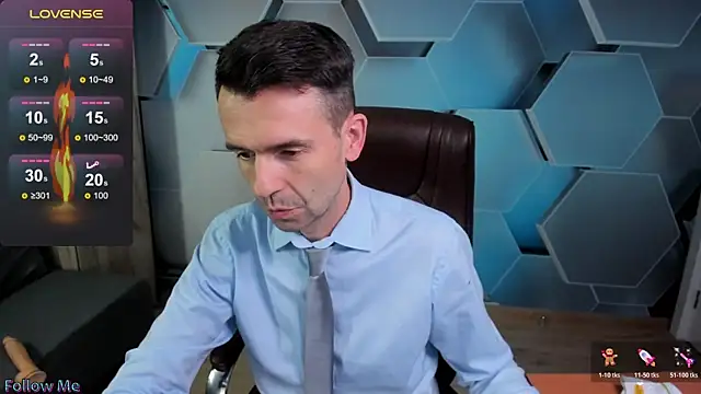 SteveTiger online show from November 18, 2025, 12:41 pm