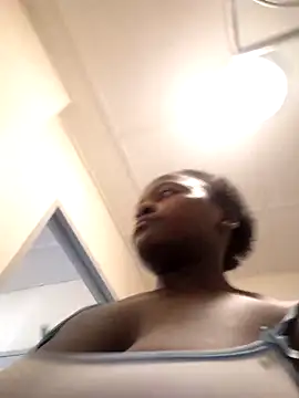 Snapshot of FitSelina66 chatting on April 11, 2026, 5:59 am FitSelina66 online show from April 11, 2026, 5:59 am