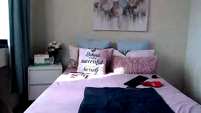 Snapshot of FitSelina66 chatting on April 2, 2026, 1:18 pm FitSelina66 online show from April 2, 2026, 1:18 pm