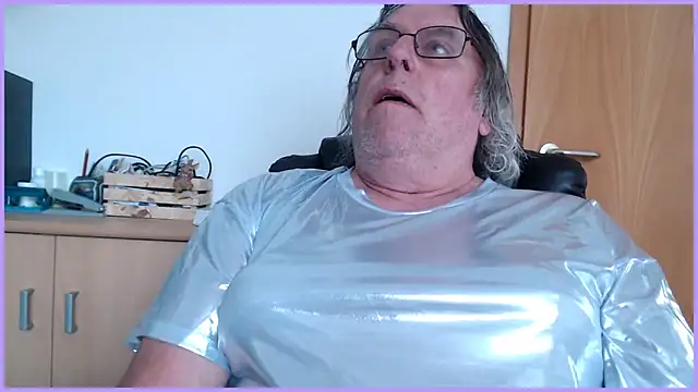 Sissygera online show from April 13, 2026, 10:08 am