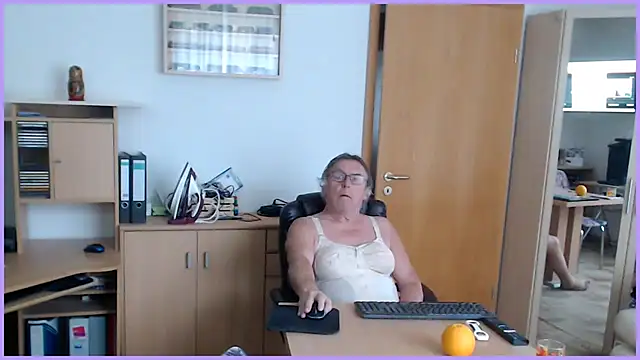 Sissygera online show from October 12, 2025, 12:50 pm