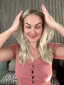 Snapshot of NastyMilf_ chatting on January 9, 2026, 8:43 am NastyMilf online show from January 9, 2026, 8:43 am