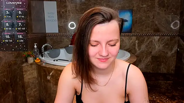 Snapshot of MelindaTin chatting on February 2, 2026, 12:31 am MelindaTin online show from February 2, 2026, 12:31 am