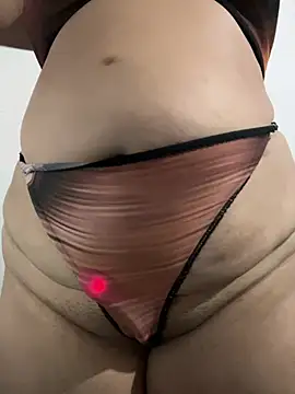 LillyCandy online show from May 28, 2026, 7:42 pm