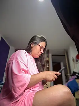 Snapshot of Ixchel_Anaid chatting on October 1, 2025, 4:55 pm Ixchel Anaid online show from October 1, 2025, 4:55 pm