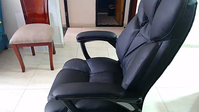 Ixchel Anaid online show from October 25, 2025, 3:23 pm