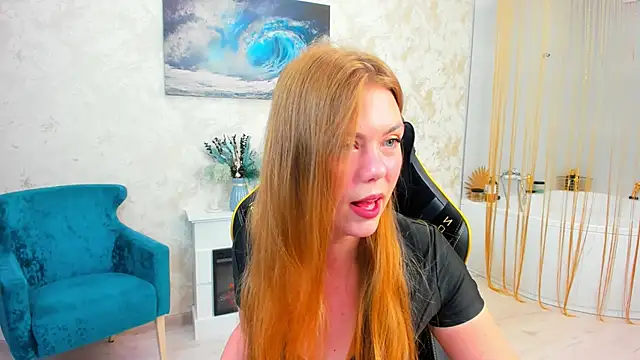 Strawberrye online show from September 13, 2025, 3:28 am