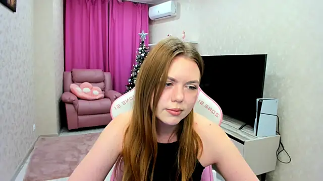 Strawberrye online show from December 17, 2025, 3:33 am