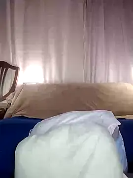 Snapshot of estrella_tasty chatting on March 18, 2025, 1:13 am estrella tasty online show from March 18, 2025, 1:13 am
