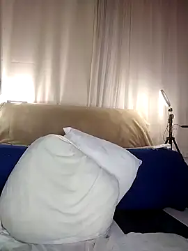 Snapshot of estrella_tasty chatting on March 12, 2025, 1:25 am estrella tasty online show from March 12, 2025, 1:25 am