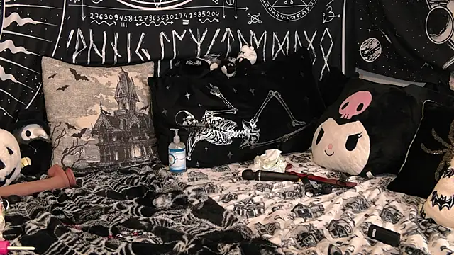 EVILYN online show from March 31, 2026, 6:21 pm