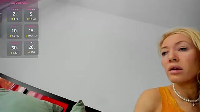 suuzykiss online show from October 16, 2025, 5:16 am