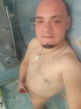 Snapshot of latinoflpr chatting on December 4, 2025, 11:48 pm latinoflpr online show from December 4, 2025, 11:48 pm