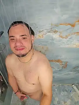 Snapshot of latinoflpr chatting on January 15, 2026, 2:20 pm latinoflpr online show from January 15, 2026, 2:20 pm