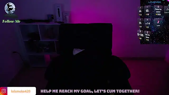 Snapshot of Bdsm_and_fries chatting on February 12, 2025, 6:29 am Bdsm and fries online show from February 12, 2025, 6:29 am