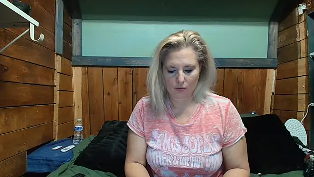 lisaxlovexxx online show from December 22, 2025, 6:08 pm