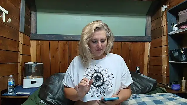 lisaxlovexxx online show from March 25, 2026, 3:22 pm