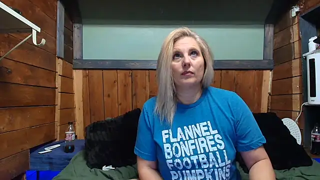 lisaxlovexxx online show from December 17, 2025, 5:40 pm