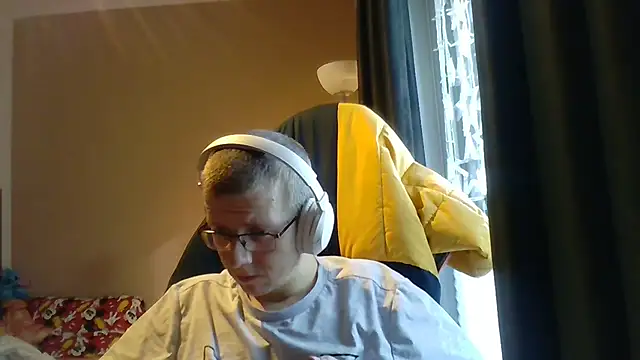 Snapshot of David250692 chatting on December 16, 2025, 12:53 pm David250692 online show from December 16, 2025, 12:53 pm