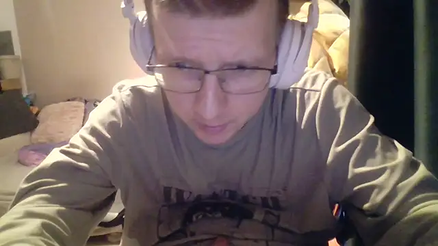 Snapshot of David250692 chatting on February 13, 2026, 8:14 am David250692 online show from February 13, 2026, 8:14 am