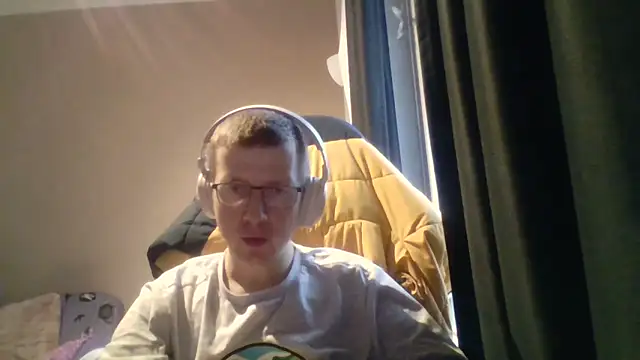 Snapshot of David250692 chatting on February 12, 2026, 1:33 pm David250692 online show from February 12, 2026, 1:33 pm