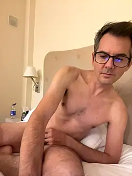 Snapshot of real6outdoors chatting on November 15, 2025, 9:52 pm real6outdoors online show from November 15, 2025, 9:52 pm