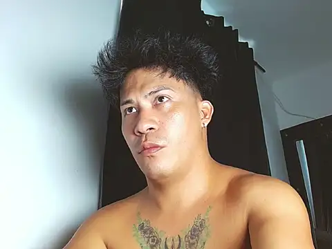 Snapshot of boyhot23x chatting on March 14, 2026, 10:05 pm boyhot23x online show from March 14, 2026, 10:05 pm