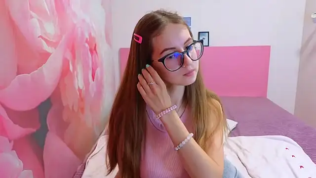 Snapshot of AliceAdams chatting on February 7, 2026, 8:11 am AliceAdams online show from February 7, 2026, 8:11 am