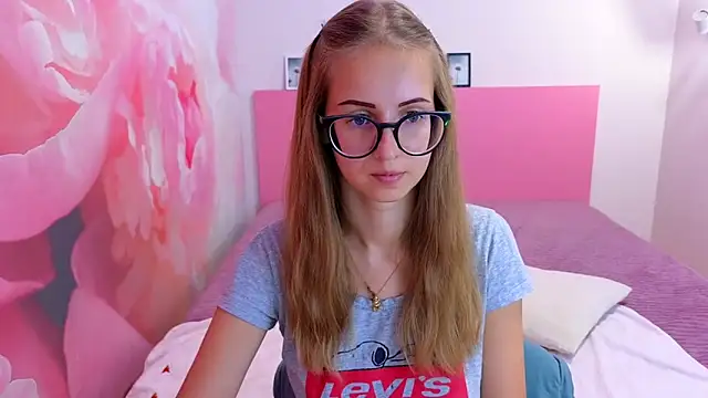 AliceAdams online show from September 17, 2025, 6:48 am