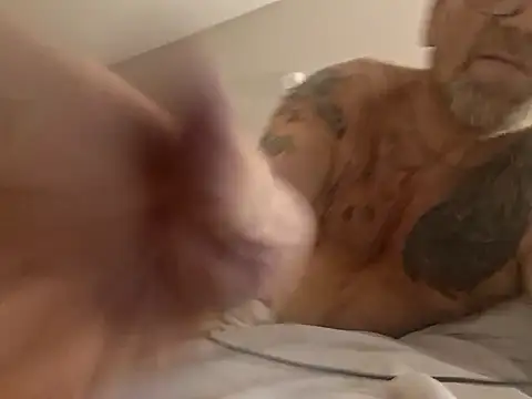 Snapshot of bobbybullit chatting on October 28, 2025, 12:59 pm bobbybullit online show from October 28, 2025, 12:59 pm