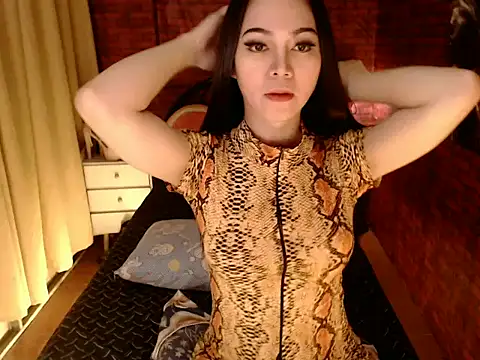 Yoshidashemale online show from November 15, 2025, 11:36 am