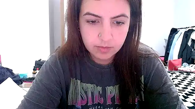 Snapshot of chelbyy chatting on October 31, 2025, 6:04 pm chelbyy online show from October 31, 2025, 6:04 pm