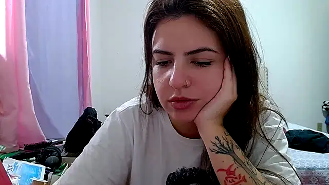 Snapshot of chelbyy chatting on November 18, 2025, 5:16 pm chelbyy online show from November 18, 2025, 5:16 pm