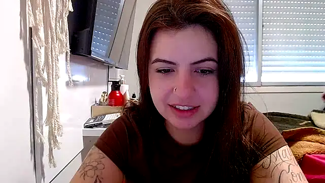 Snapshot of chelbyy chatting on October 28, 2025, 4:39 pm chelbyy online show from October 28, 2025, 4:39 pm