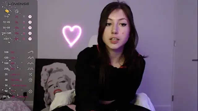 Snapshot of PlayfulApril chatting on February 11, 2025, 1:41 am PlayfulApril online show from February 11, 2025, 1:41 am